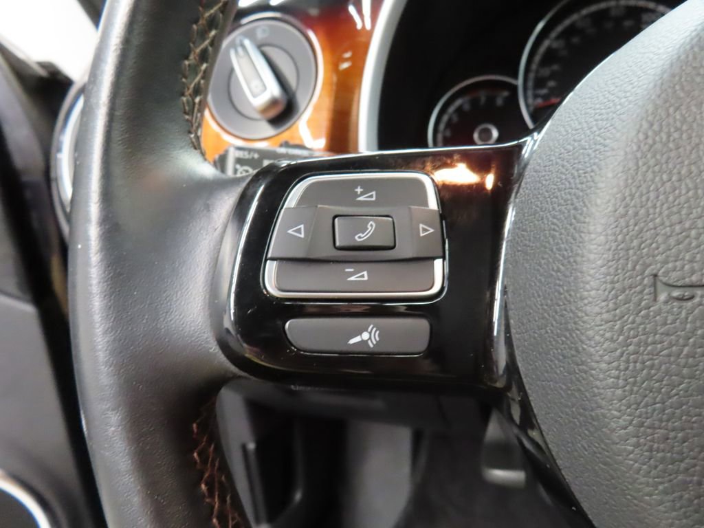Used 2013 Volkswagen Beetle 2.5 Fender FWD image 42