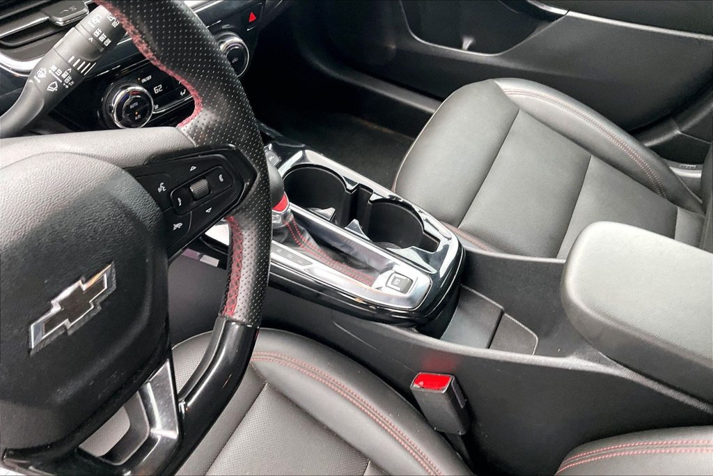 Used 2024 Chevrolet Trax RS w/ Sunroof Package FWD image 16