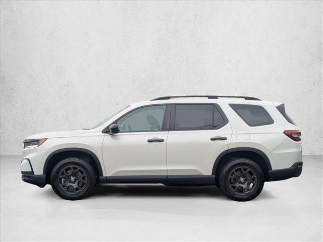 Used 2025 Honda Pilot TrailSport image 9