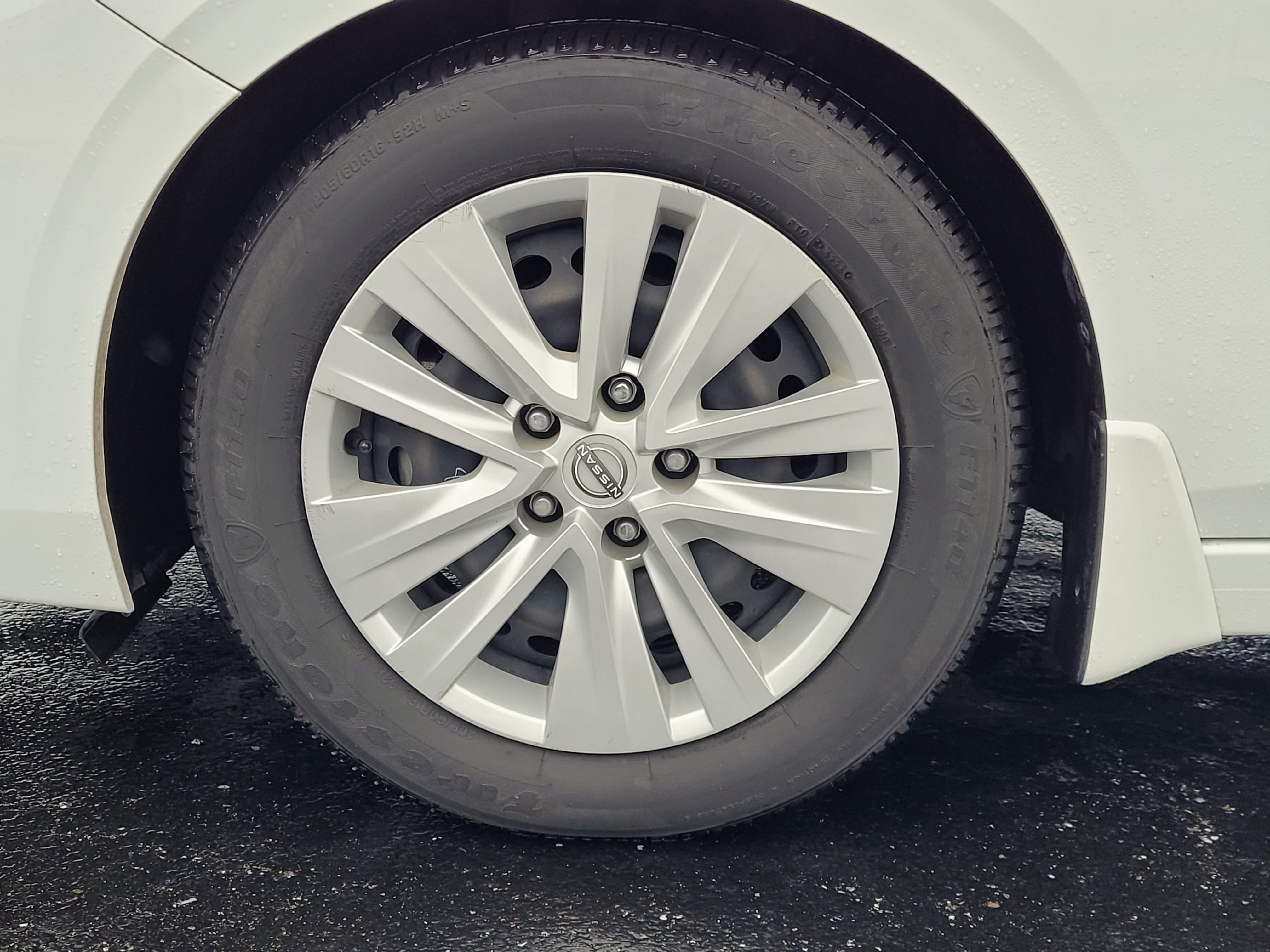 Used 2024 Nissan Sentra S FWD image 11