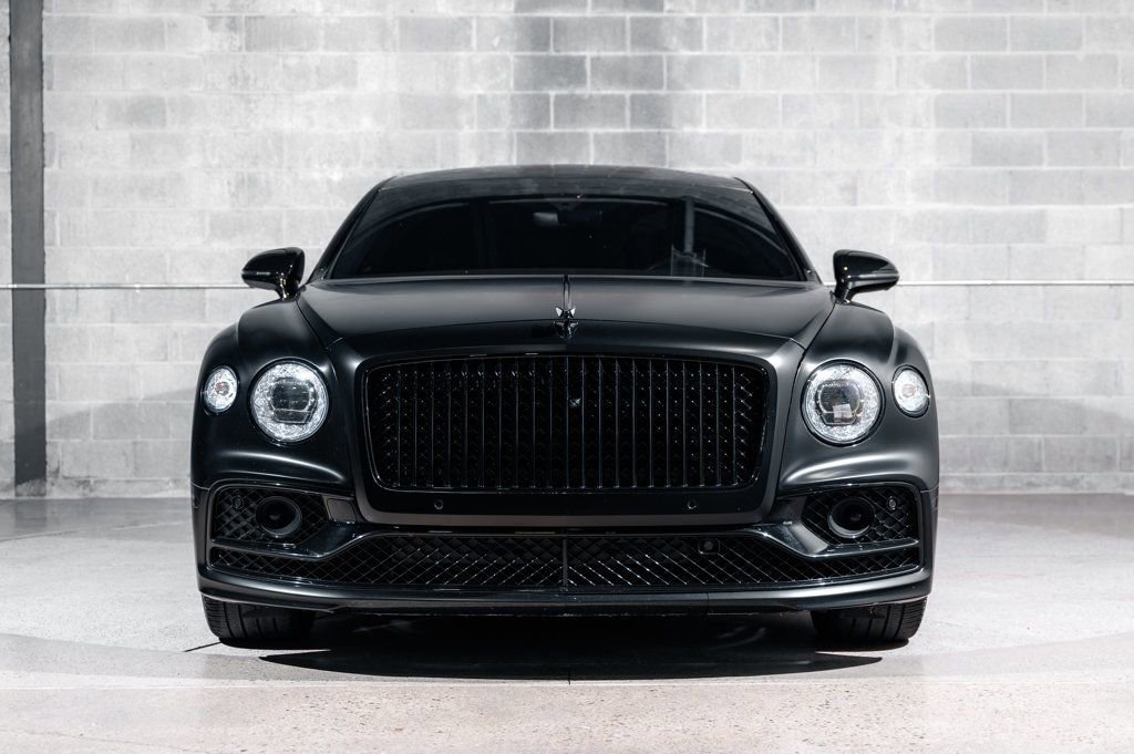 Used 2022 Bentley Flying Spur Plug-In Hybrid AWD/4WD image 8