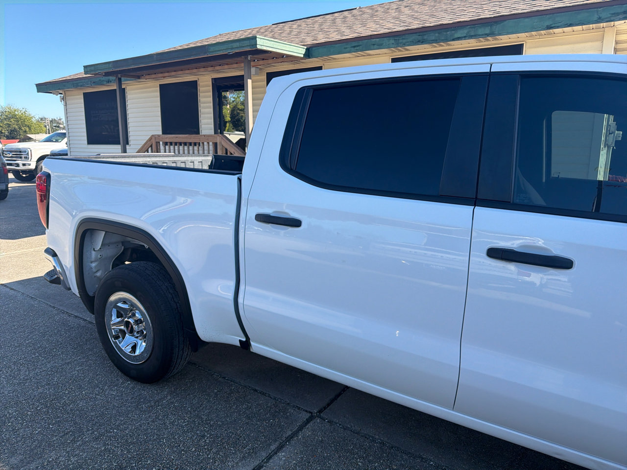 Used 2021 GMC Sierra 1500 2WD Crew Cab w/ Sierra Value Package image 9