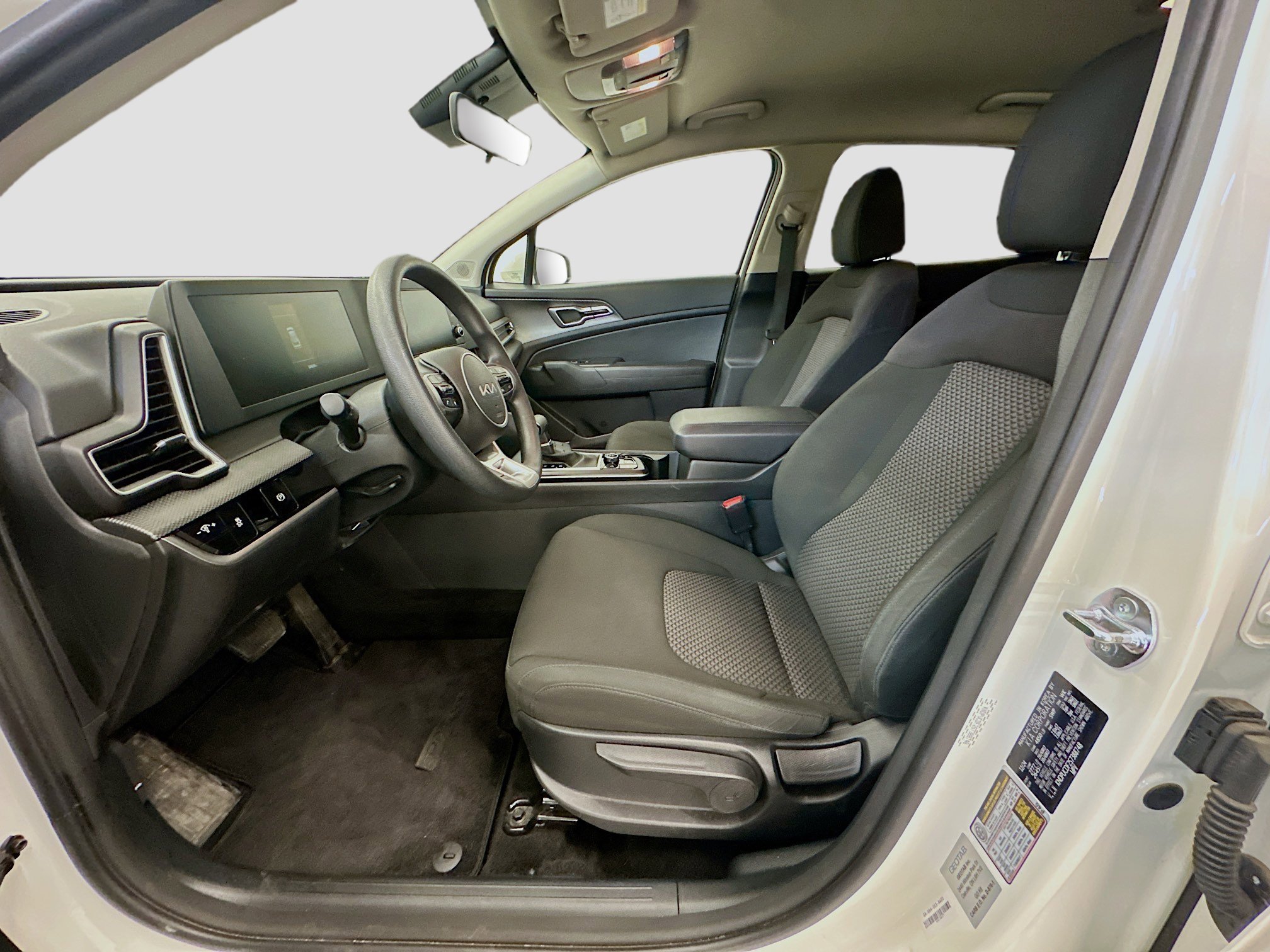 Used 2025 Kia Sportage LX image 13