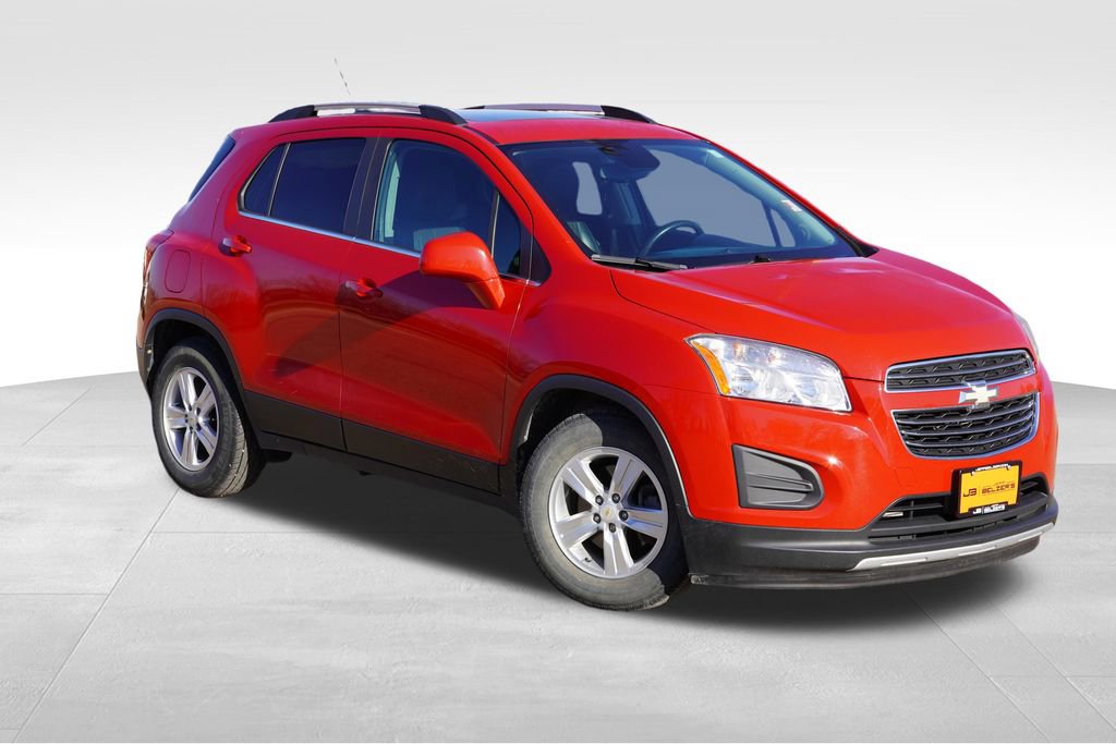 Used 2016 Chevrolet Trax LT w/ LT Sun and Sound Package FWD image 1