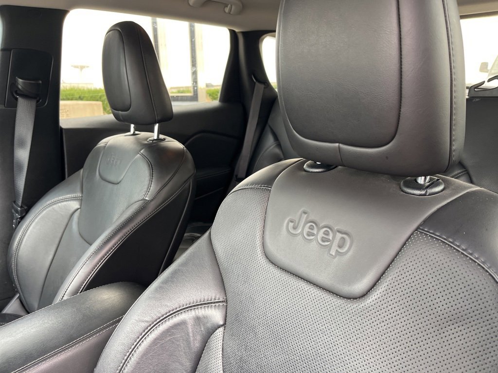 Used 2021 Jeep Cherokee Latitude Lux w/ Comfort/Convenience Group image 11