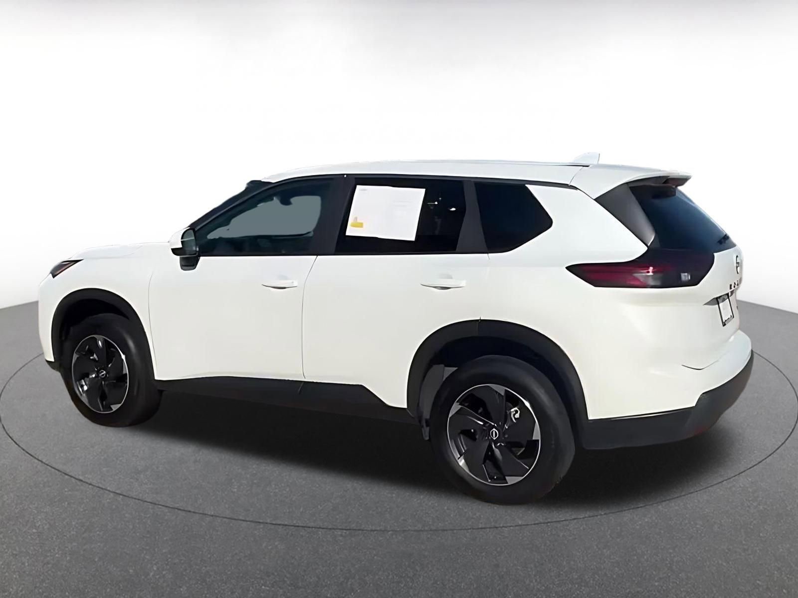 Used 2025 Nissan Rogue SV AWD/4WD image 10