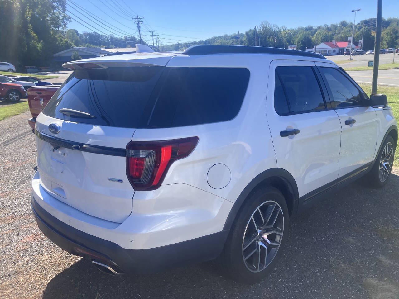 Used 2016 Ford Explorer Sport w/ Equipment Group 401A AWD/4WD image 2