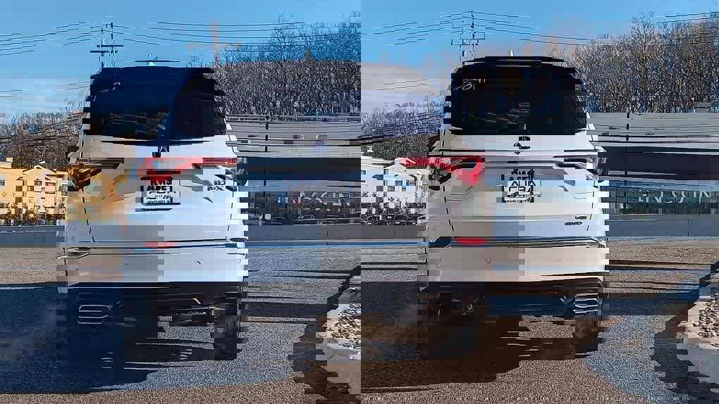 Used 2023 Acura MDX SH-AWD w/ Technology Package image 4