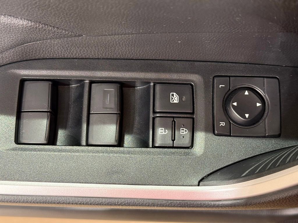 Certified 2025 Toyota RAV4 LE AWD/4WD image 16