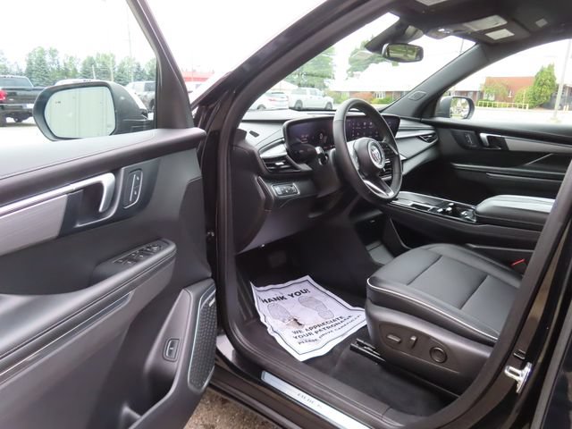 Used 2026 Buick Enclave Preferred AWD/4WD image 16