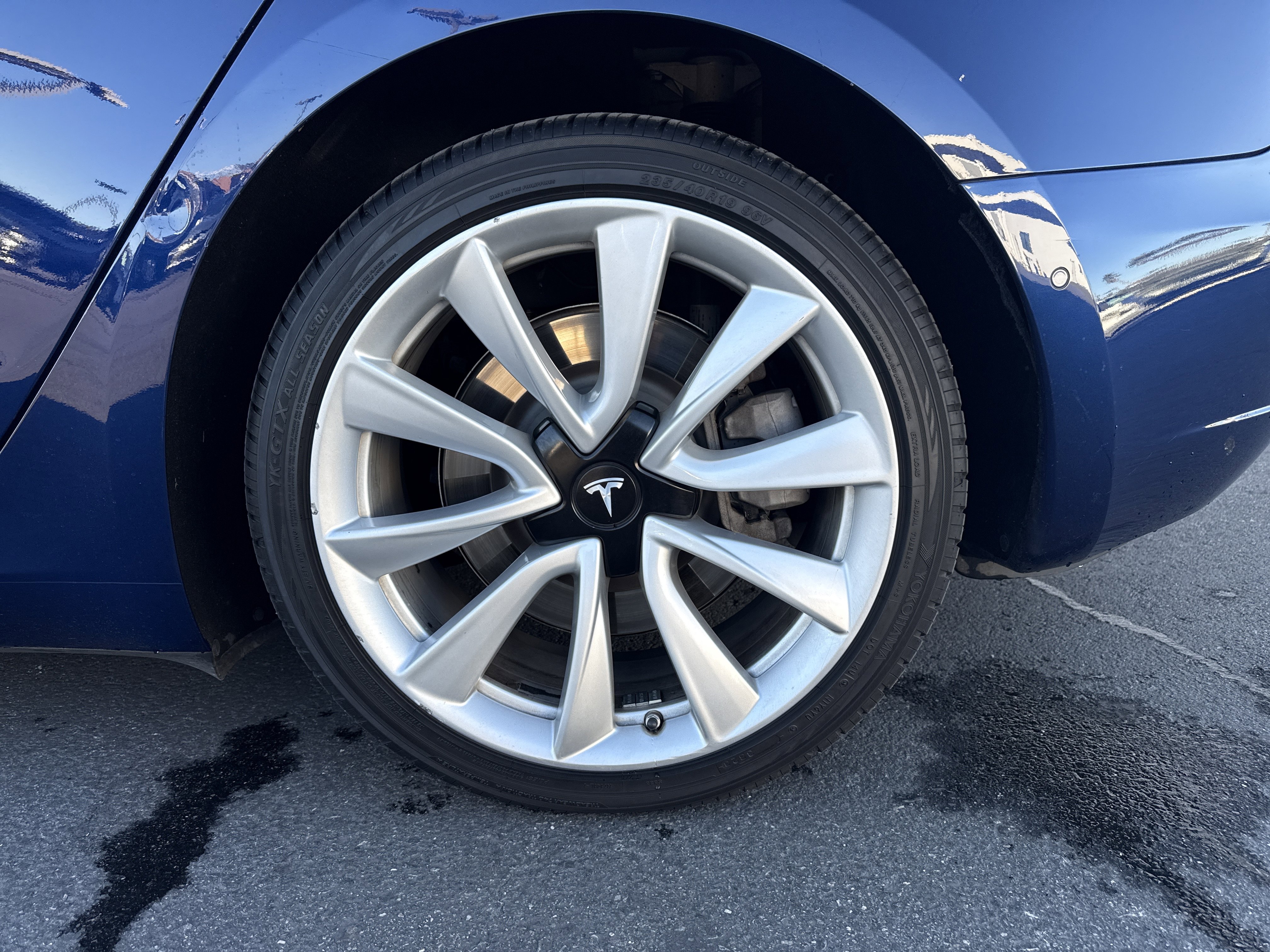 Used 2018 Tesla Model 3 Long Range image 3