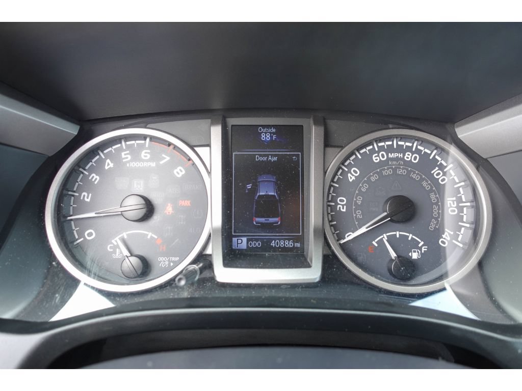 Used 2017 Toyota Tacoma SR5 w/ Tow Package AWD/4WD image 14