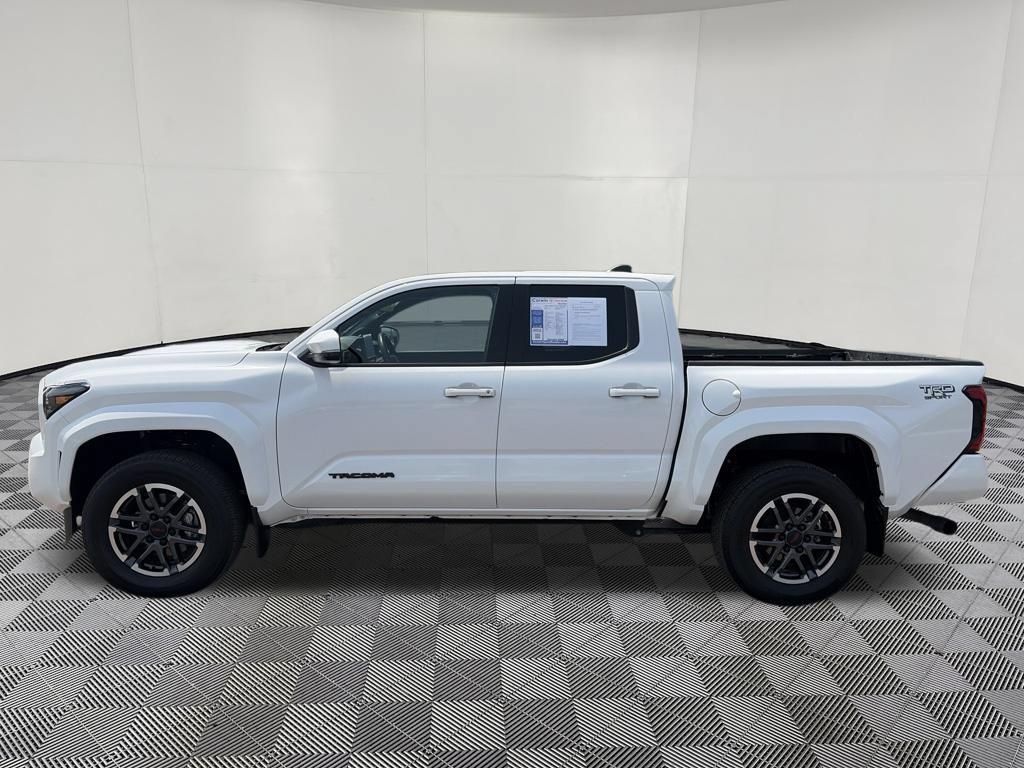 Used 2024 Toyota Tacoma TRD Sport w/ TRD Sport Upgrade Package AWD/4WD image 5