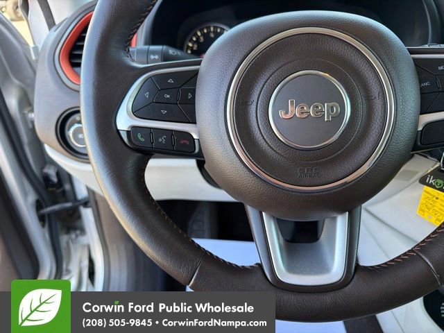 Used 2015 Jeep Renegade Latitude AWD/4WD image 15