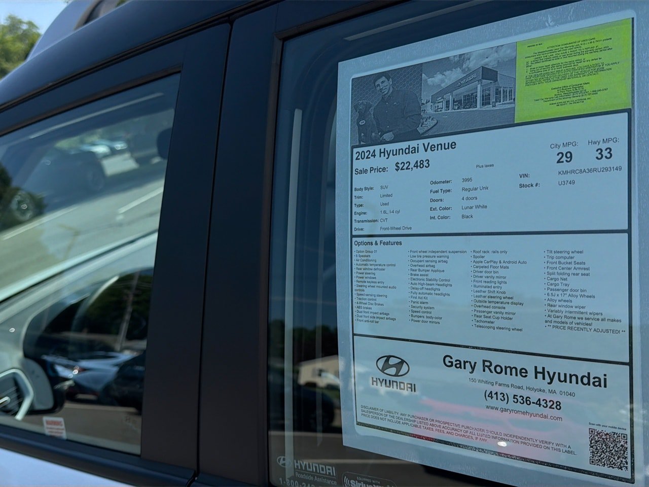 Certified 2024 Hyundai Venue Limited FWD image 28