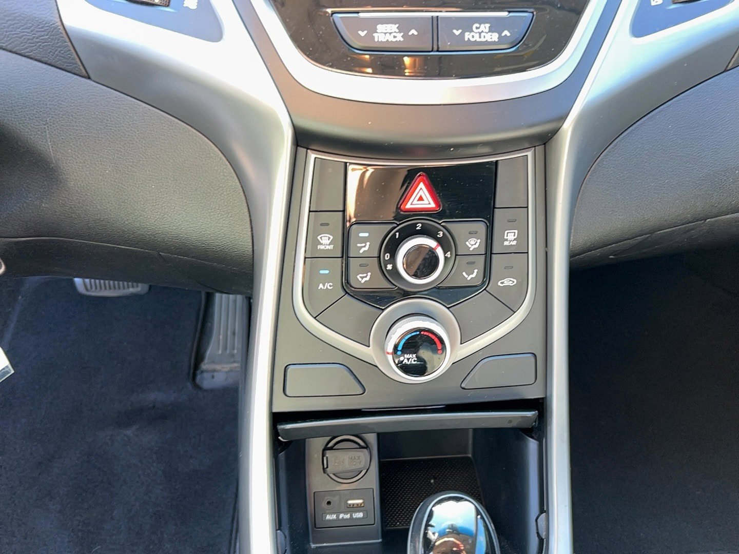 Used 2015 Hyundai Elantra SE w/ Option Group 03 FWD image 18