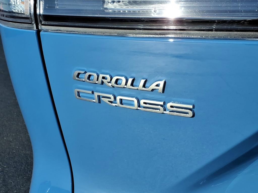 Used 2026 Toyota Corolla Cross LE image 9