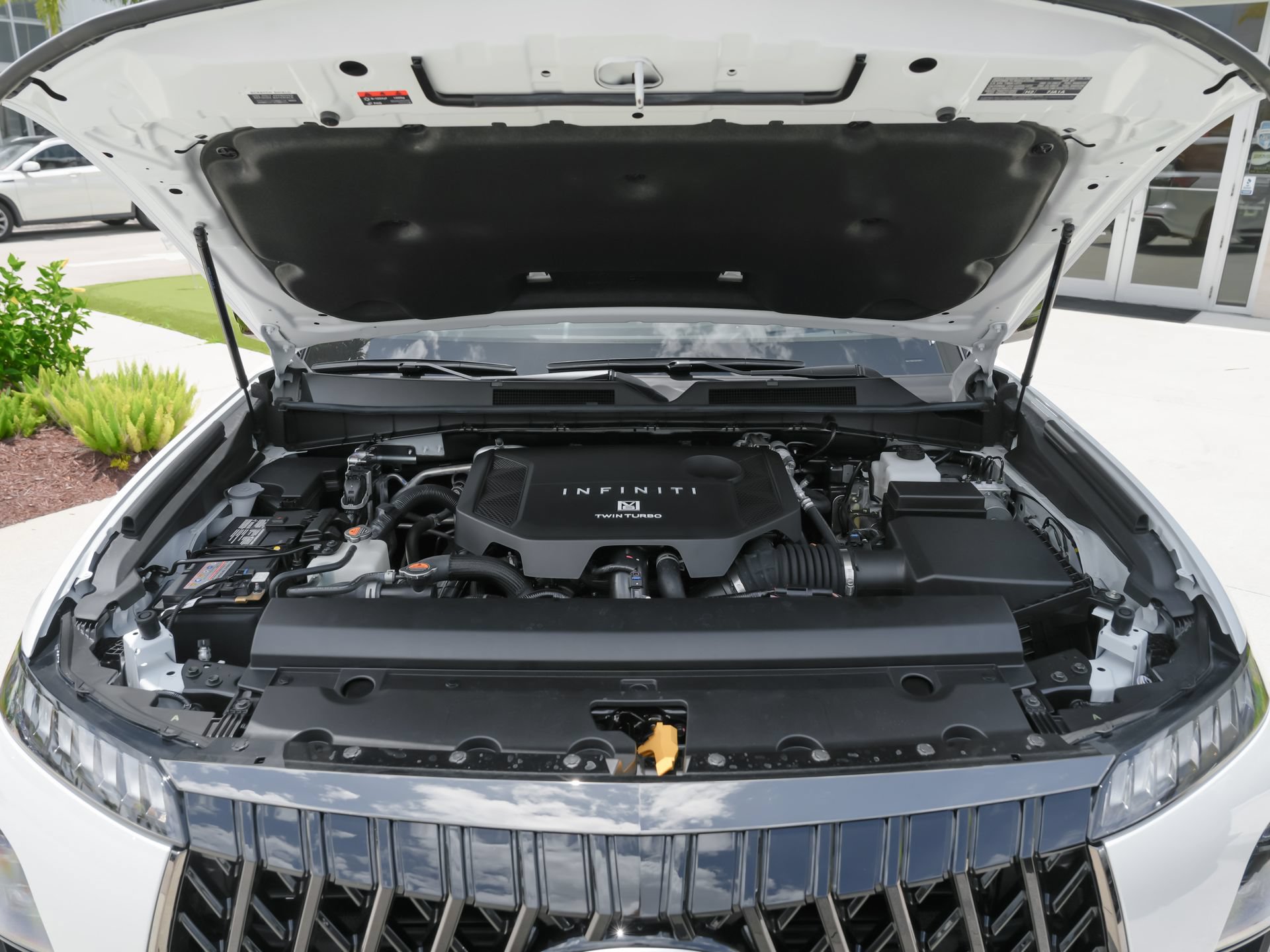 Certified 2026 INFINITI QX80 4WD w/ Sport Exterior Package image 44
