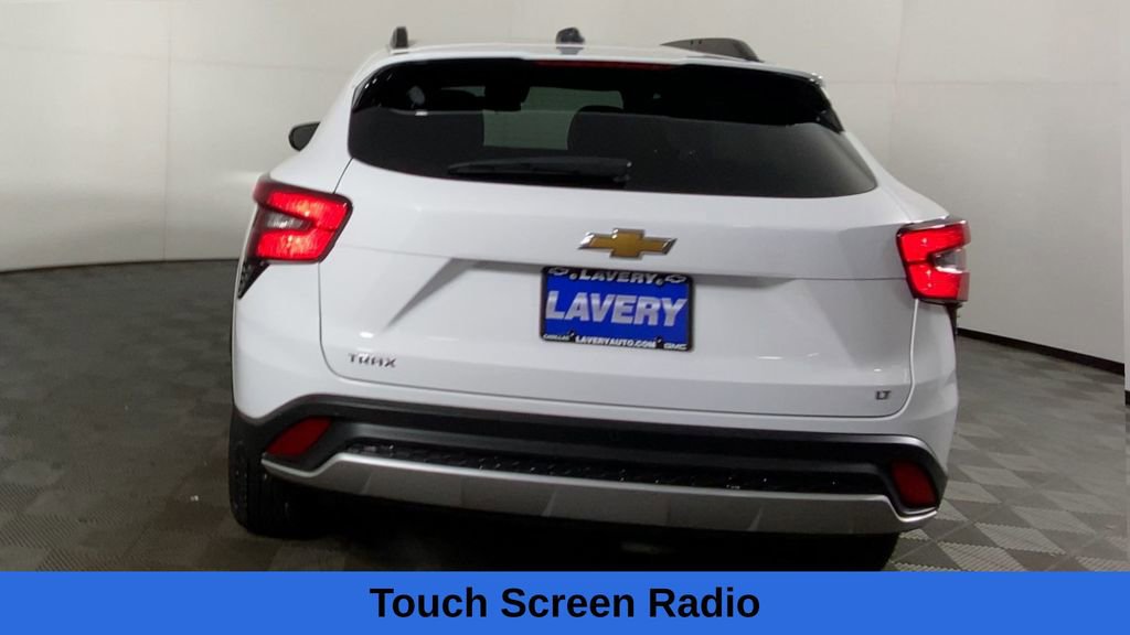 Certified 2025 Chevrolet Trax LT w/ Driver Confidence Package image 11