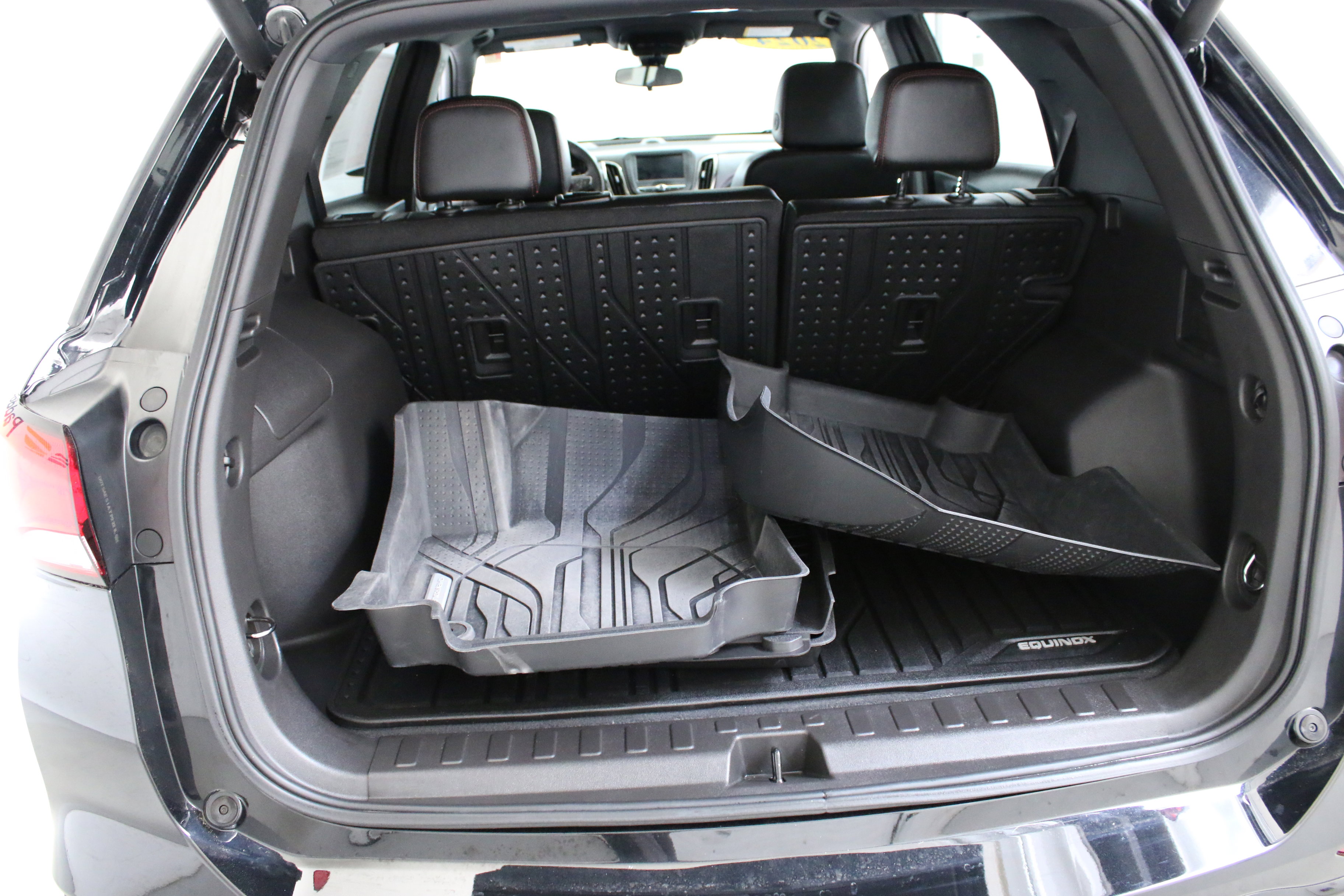 Used 2024 Chevrolet Equinox RS w/ LPO, Floor Liner Package FWD image 29