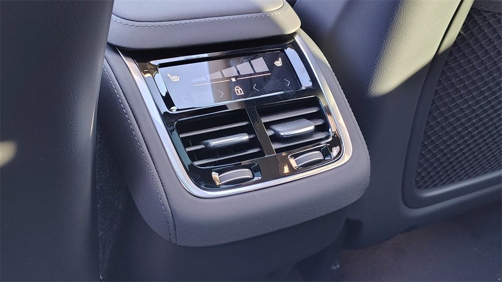 New 2026 Volvo XC90 B6 Ultra image 31