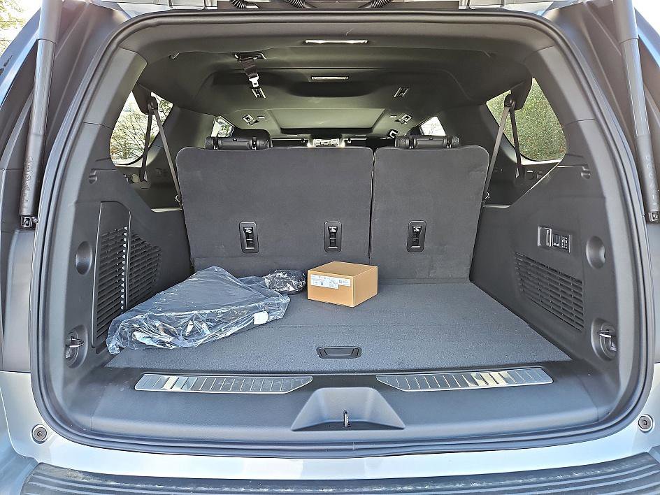 New 2026 Chevrolet Suburban Z71 w/ Z71 Off-Road Package image 12