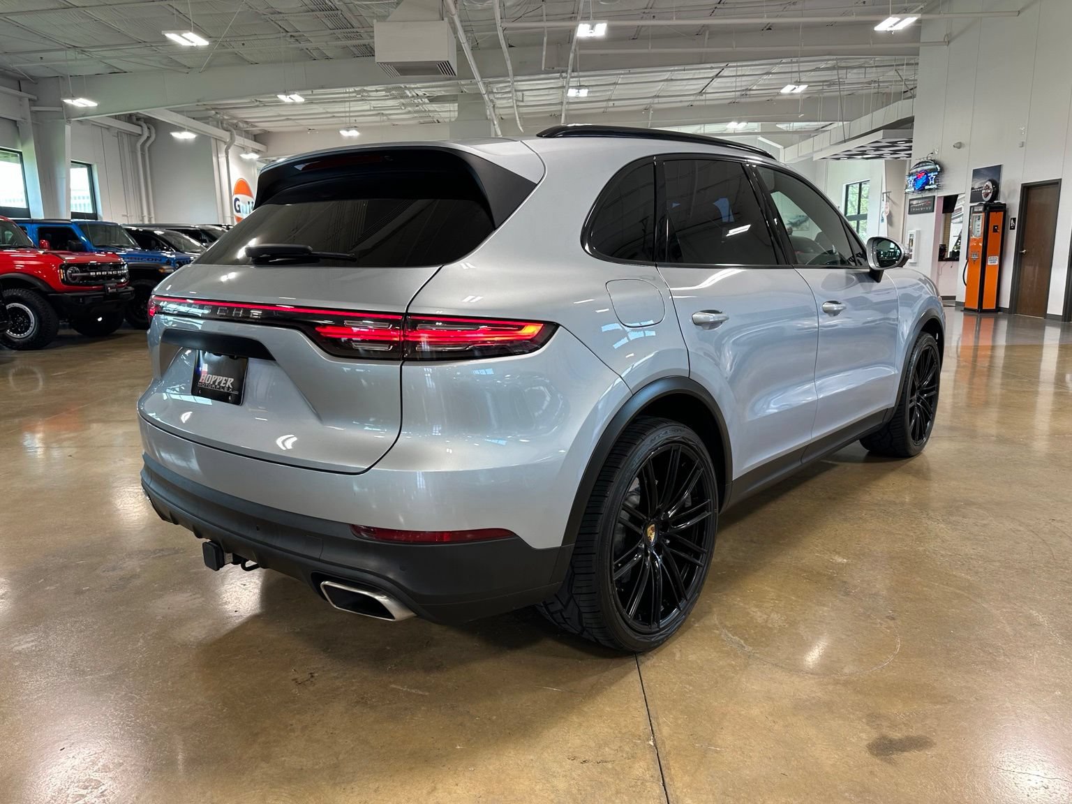 Used 2022 Porsche Cayenne Platinum Edition AWD/4WD image 7