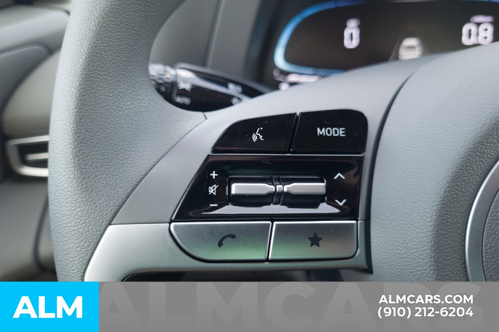 Used 2025 Hyundai Elantra SE image 30