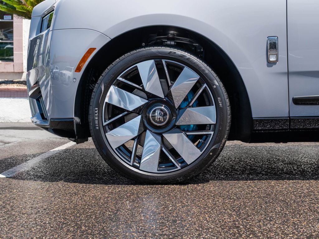 New 2026 Rolls-Royce Cullinan AWD/4WD image 12