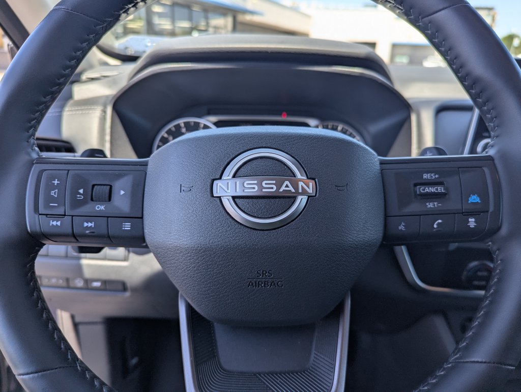 Used 2025 Nissan Rogue SV AWD/4WD image 19