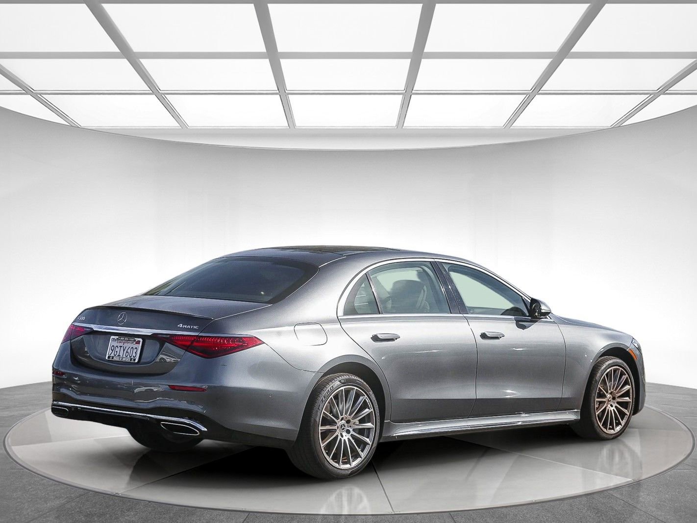 Used 2022 Mercedes-Benz S 500 4MATIC image 3