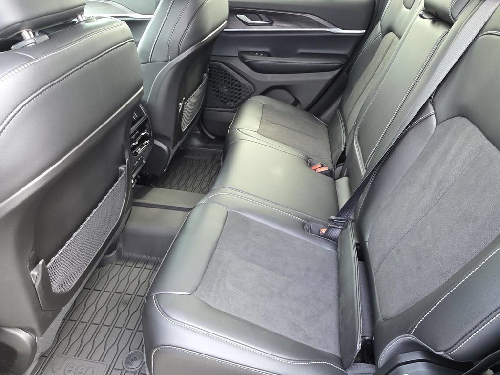 New 2026 Jeep Grand Cherokee Altitude RWD image 10