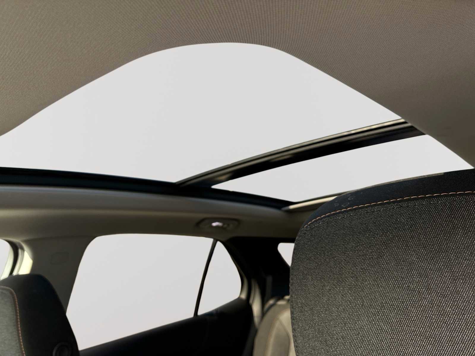 Used 2018 Chevrolet Equinox LT image 18