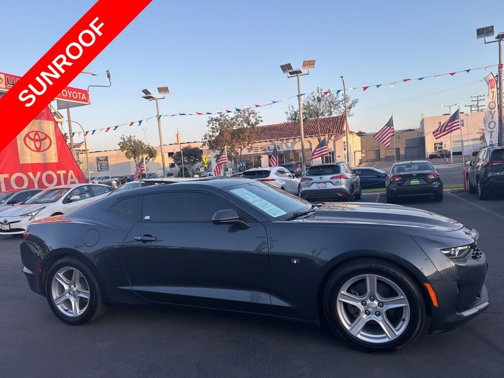 Used 2022 Chevrolet Camaro LT RWD image 5