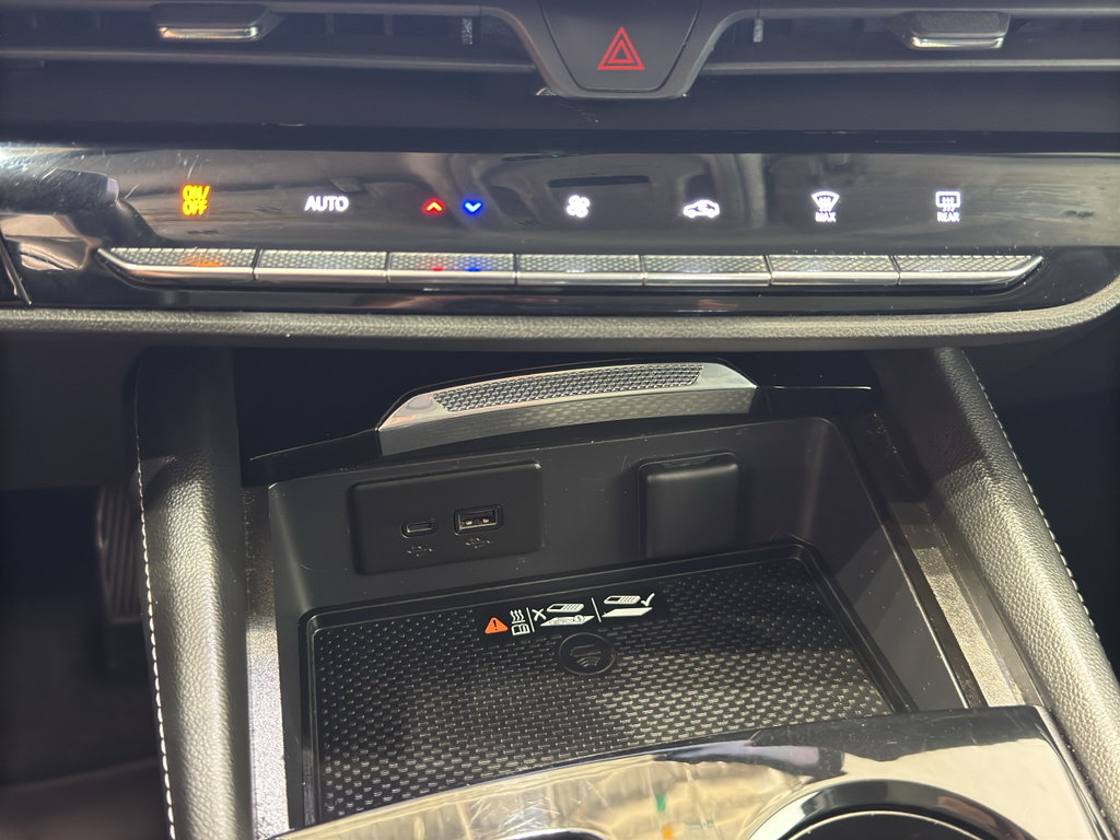 Used 2024 Buick Envision Preferred AWD/4WD image 31