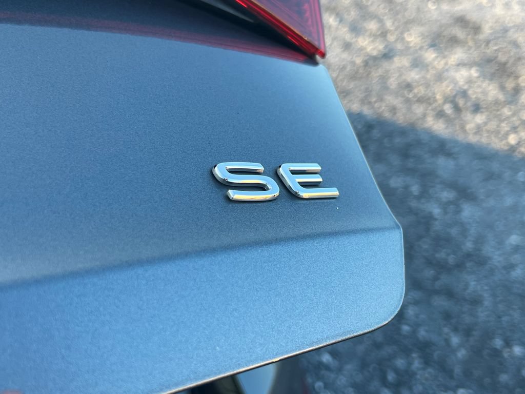 Used 2025 Volkswagen Jetta SE FWD image 15