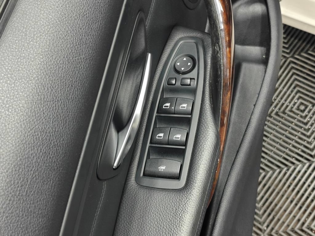 Used 2015 BMW 428i xDrive Convertible AWD/4WD image 53