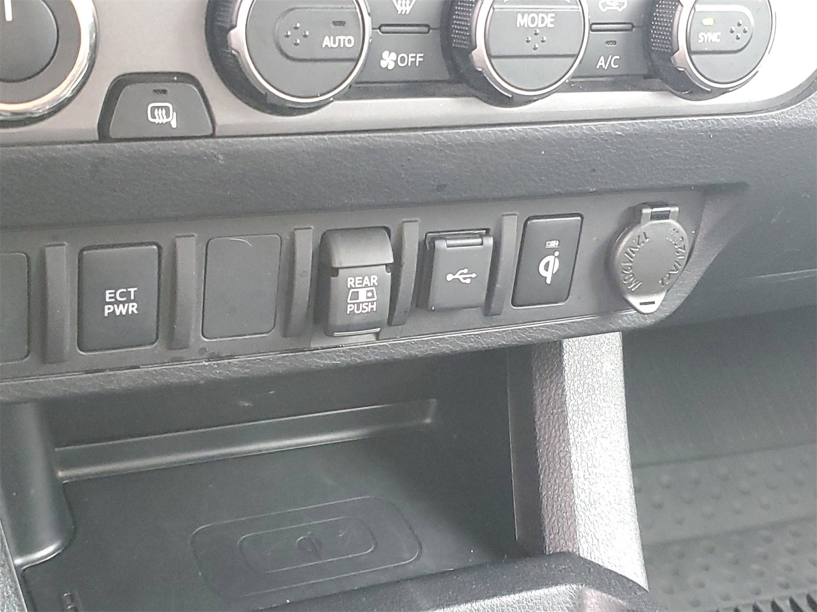 Certified 2023 Toyota Tacoma TRD Off-Road image 30