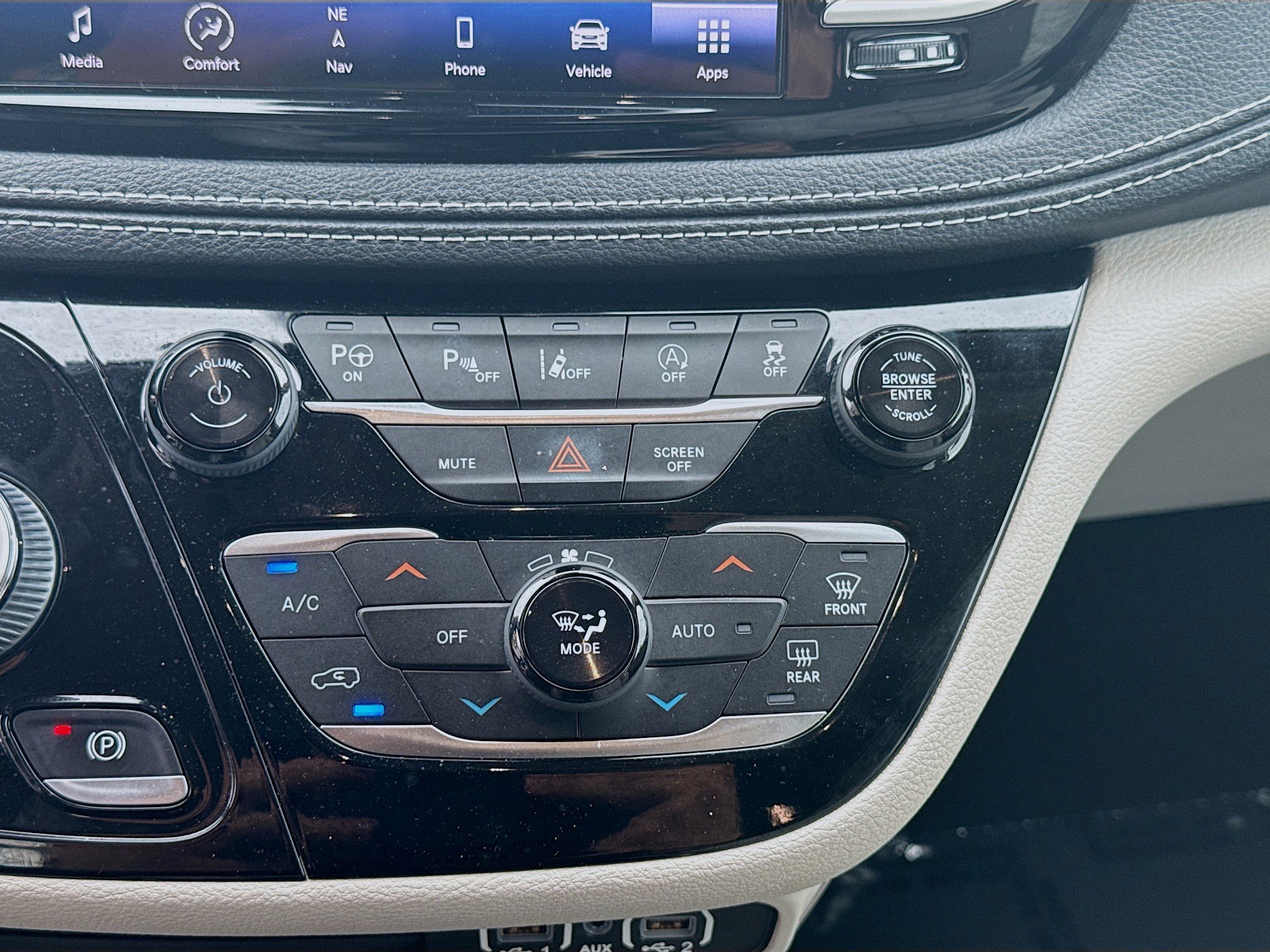 Used 2021 Chrysler Pacifica Touring-L w/ Premium & Safety Sphere Group FWD image 14