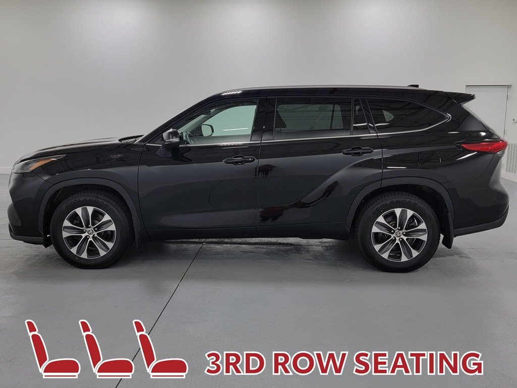 Used 2022 Toyota Highlander XLE AWD/4WD image 5
