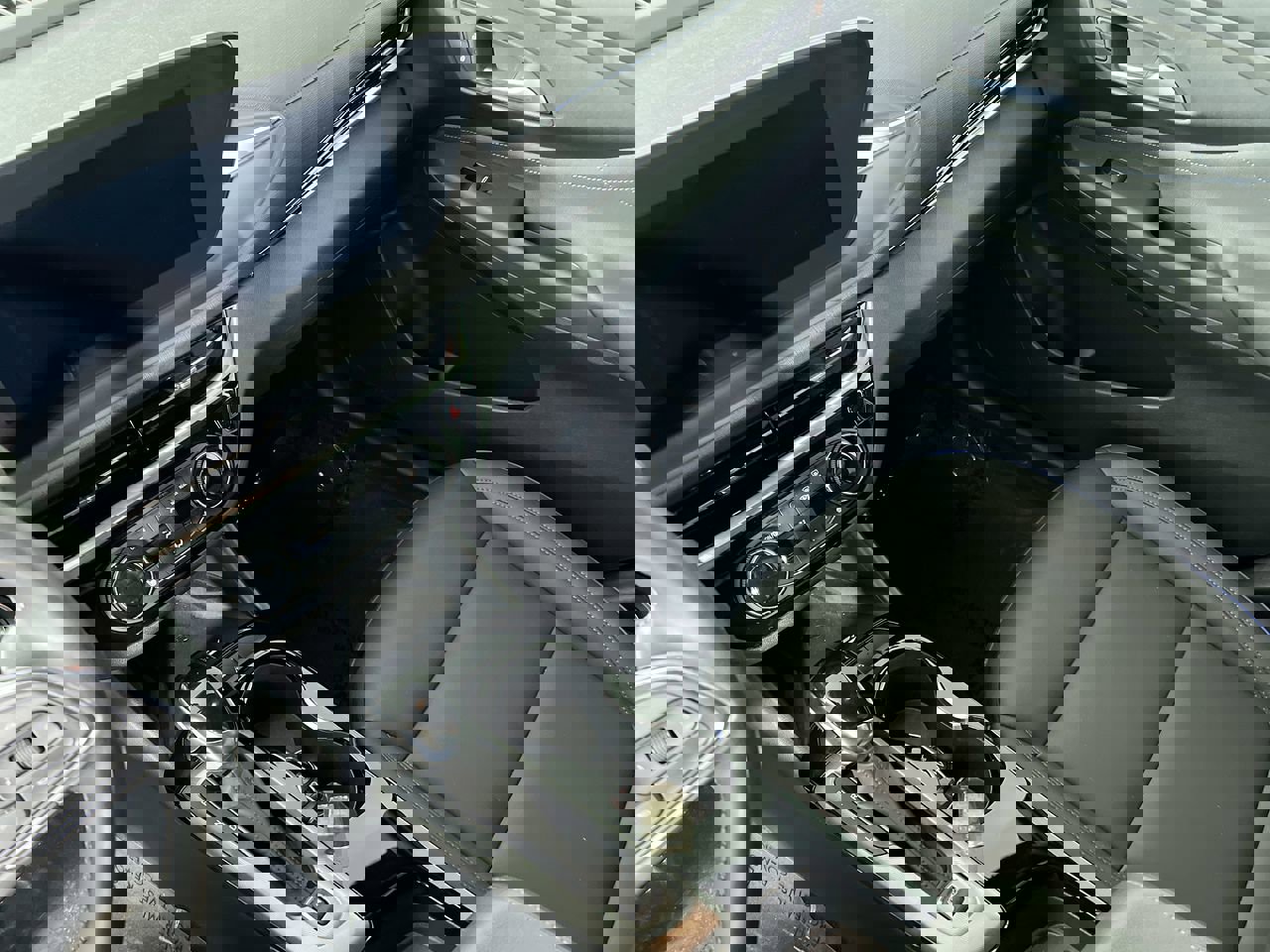 Used 2024 Buick Envista Sport Touring w/ Convenience I Package image 23