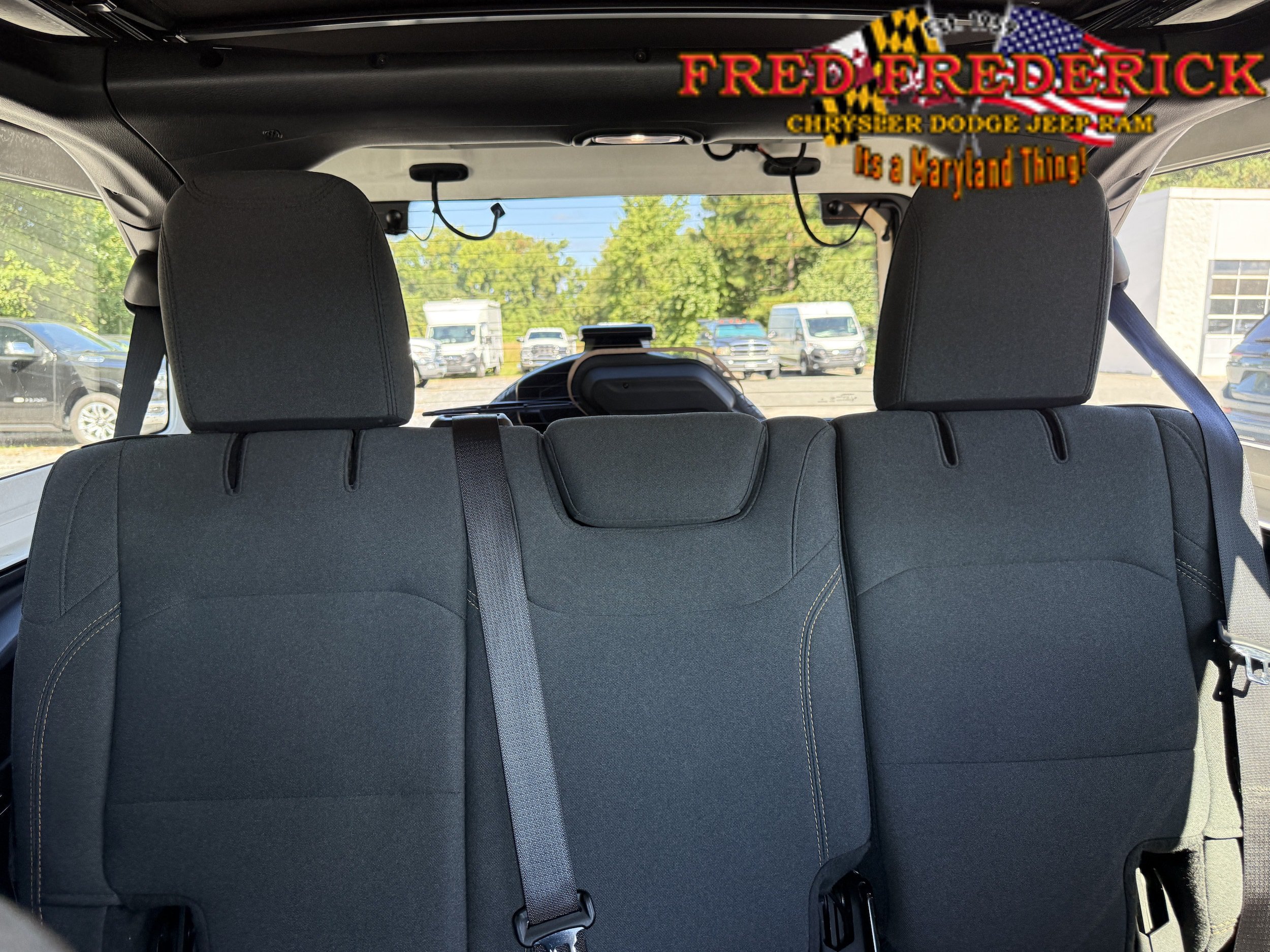 Used 2026 Jeep Wrangler Unlimited Sahara AWD/4WD image 17