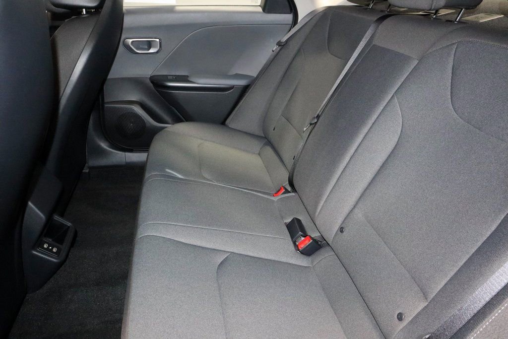 Used 2025 Kia K4 LXS image 21