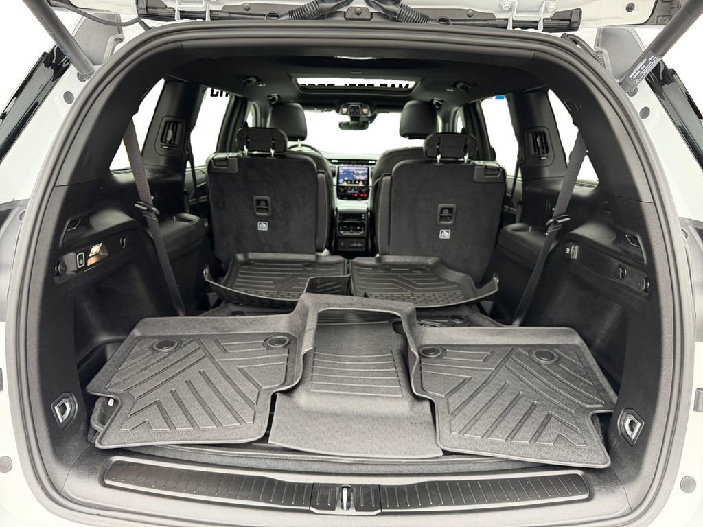 Used 2024 Jeep Grand Cherokee L Limited w/ Luxury Tech Group II image 22