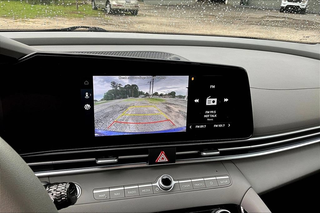 Used 2024 Hyundai Elantra Blue FWD image 16