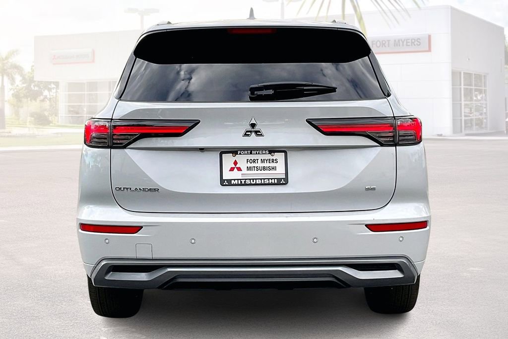 New 2026 Mitsubishi Outlander SEL FWD image 4