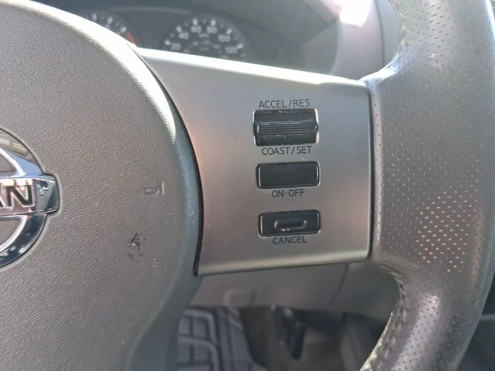 Used 2005 Nissan Frontier LE w/ (X01) Leather Pkg image 14