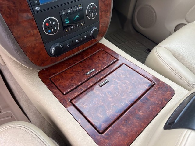 Used 2009 Chevrolet Suburban LTZ image 28