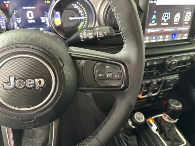 Used 2023 Jeep Wrangler Unlimited w/ Sun & Screen Package image 16