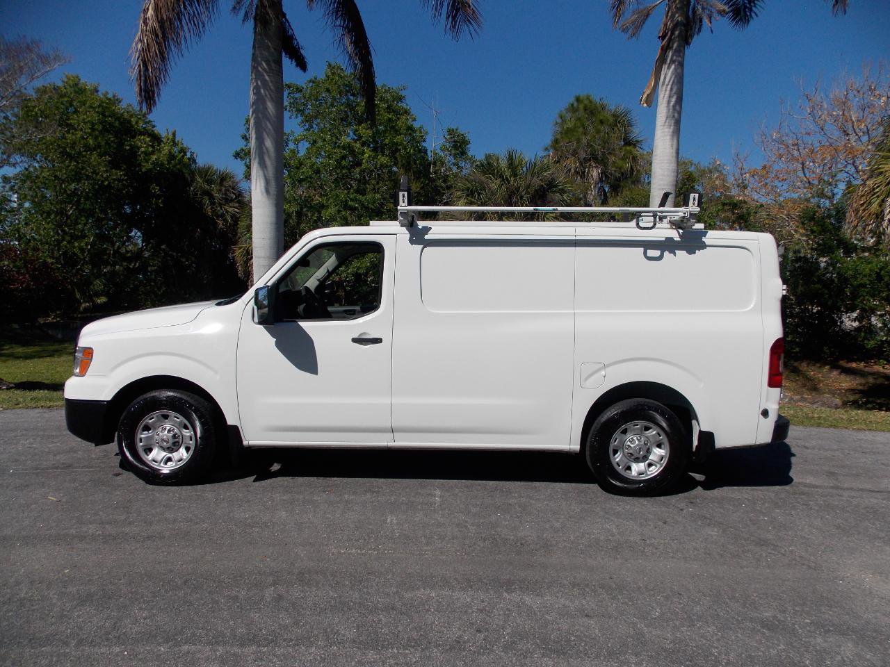 Used 2016 Nissan NV 3500 SV image 6